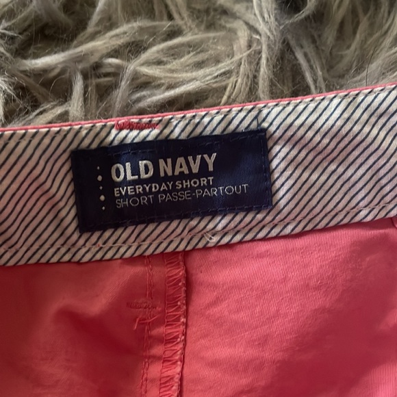 Old navy short - Picture 3 of 3